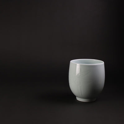 Inoue Manji Kiln Blue and white porcelain teacup with bamboo carving