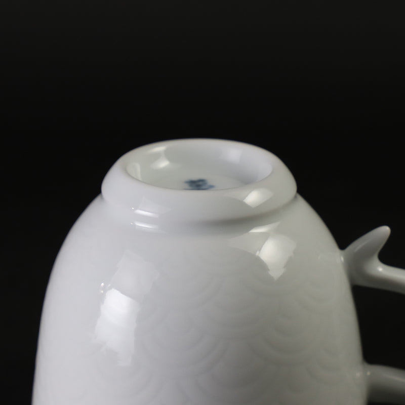 Manji Inoue white porcelain blue sea wave design coffee bowl