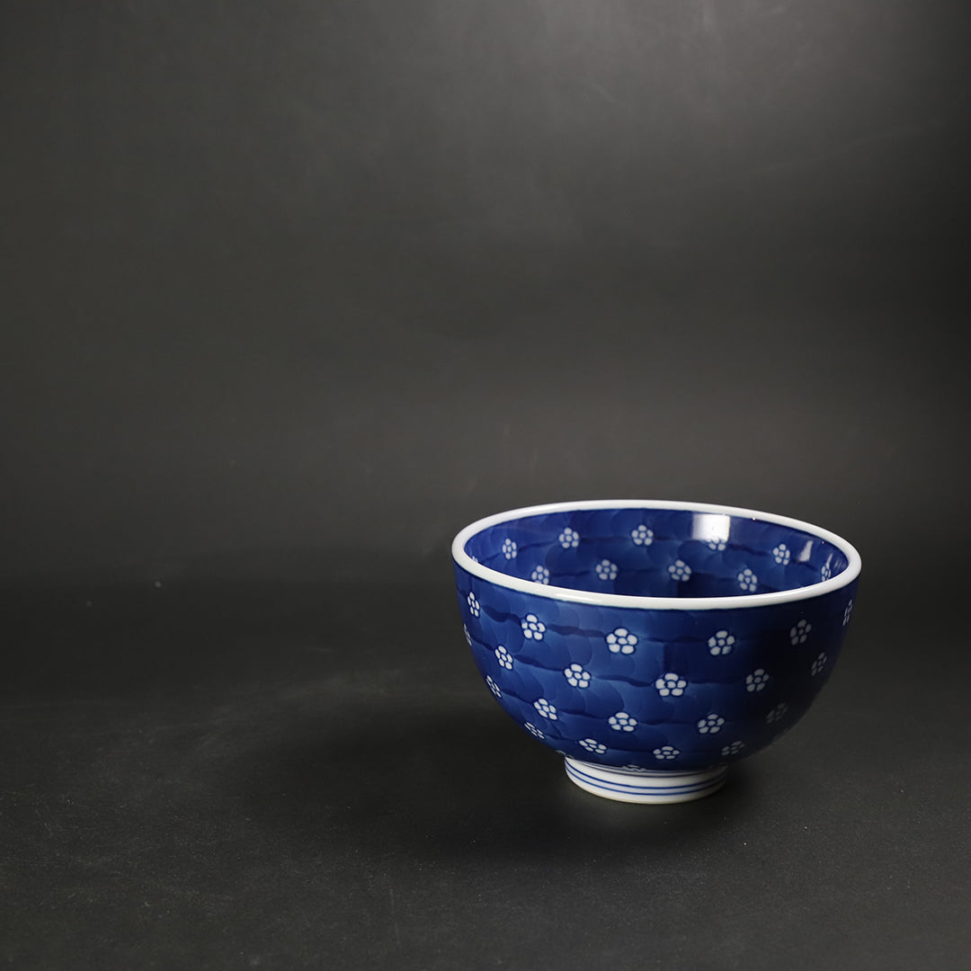 源右衛門窯 染付梅地紋飯碗 – ギャラリー一番館オンラインショップ