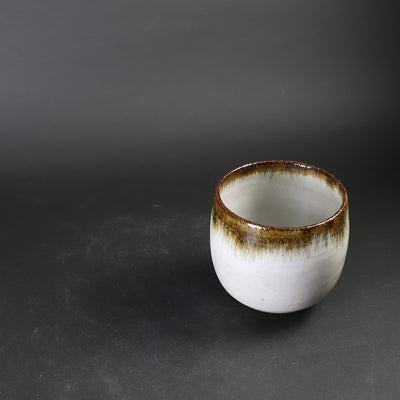 Nakazato Tarouemon Kiln Karatsu Choko (Extra Large Spotted Whale)