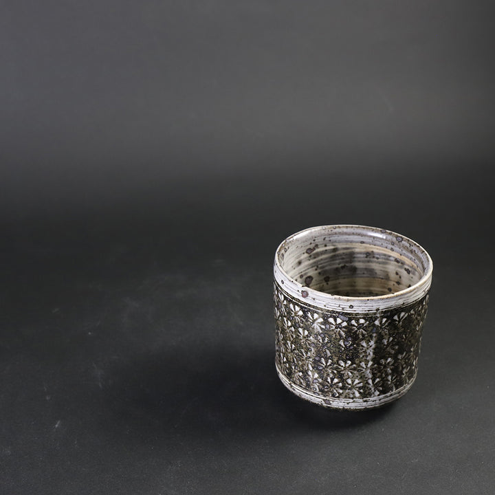 新作★中里太亀【師＆父：中里隆】三島唐津湯のみ 中里太亀 作 三島湯呑 – ギャラリー一番館オンラインショップ