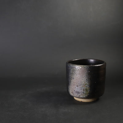 土屋由紀子　作　黒唐津筒器