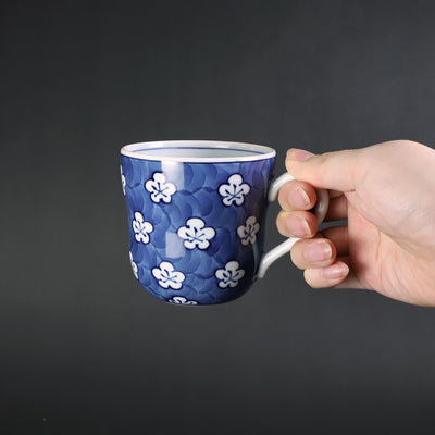 Gen'emon Kiln Blue and white plum pattern mug