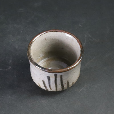 Illustrated Karatsu sake cup by Taroemon Nakazato XIV