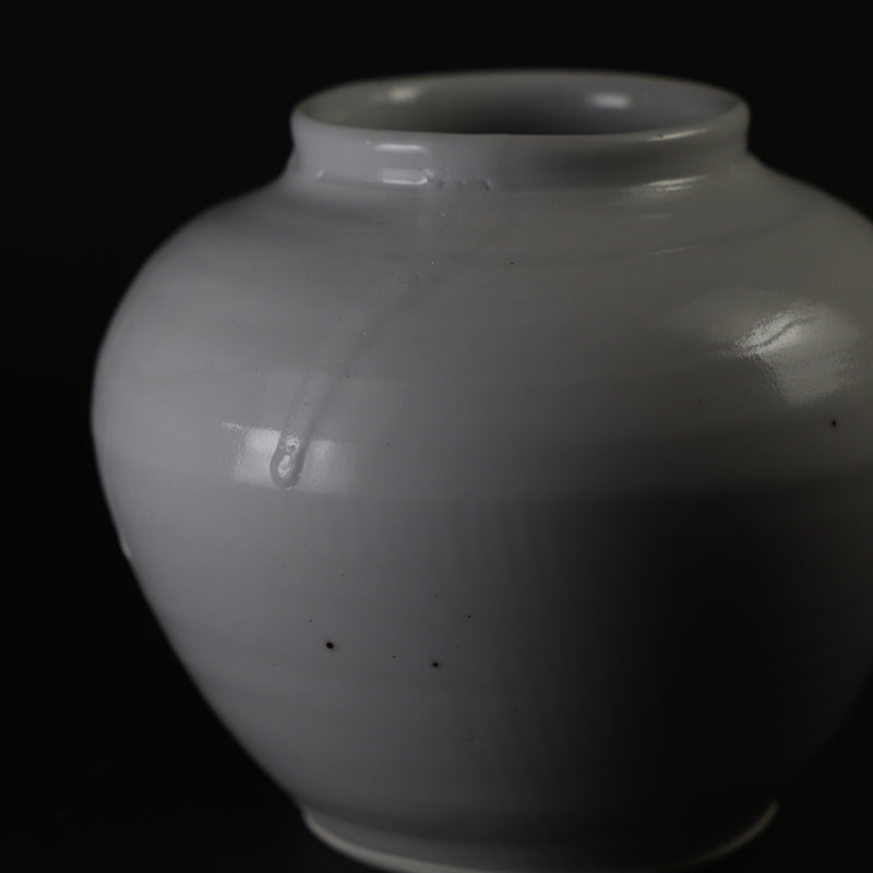 土屋由起子　作　唐津白磁壷