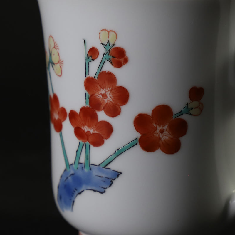 十五代酒井田柿右衛門　作　濁手梅花文マグカップ