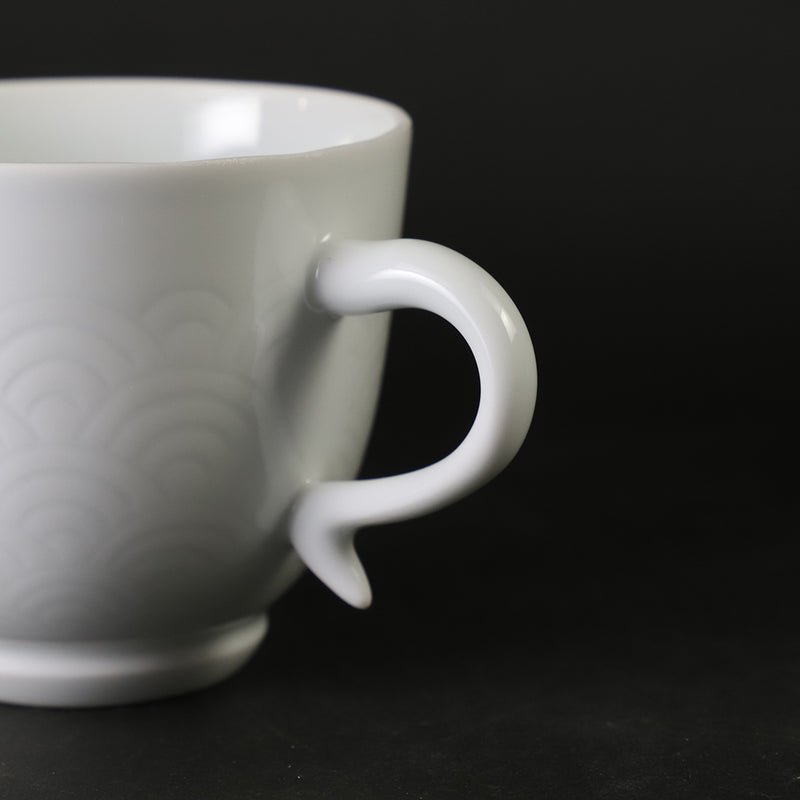 Manji Inoue white porcelain blue sea wave design coffee bowl