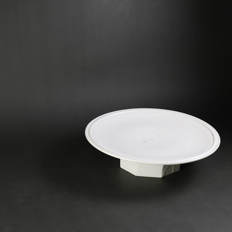 White porcelain bowl with chamfered base by Sakurei Okamoto