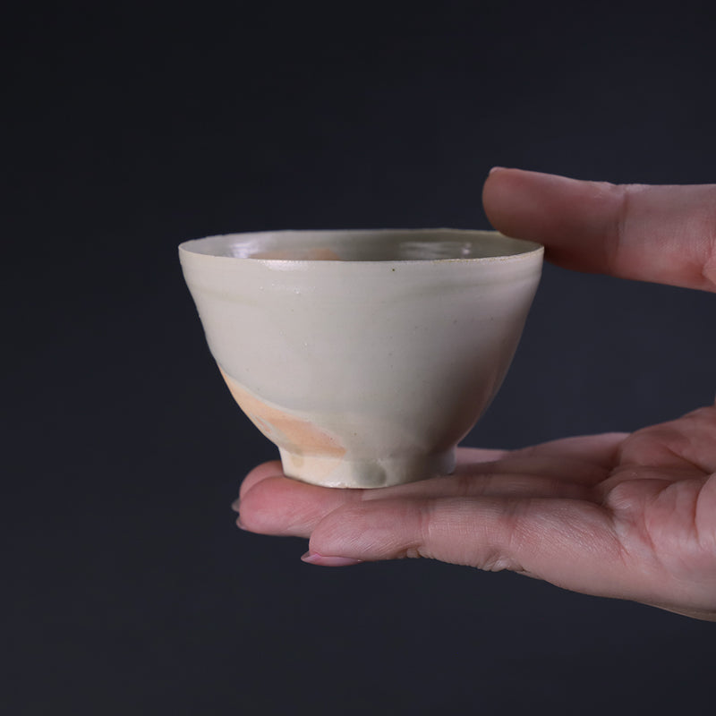 秋田菫　作　白瓷ぐい呑