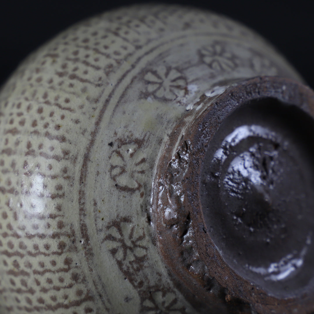 武末日臣 作 三島徳利 No.117 – ギャラリー一番館オンラインショップ