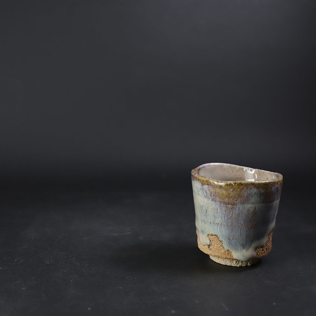 岡本作礼 朝鮮唐津 ぐい呑み 岡本作礼 朝鮮唐津 ぐい呑み