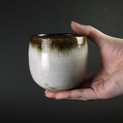 Nakazato Tarouemon Kiln Karatsu Choko (Extra Large Spotted Whale)