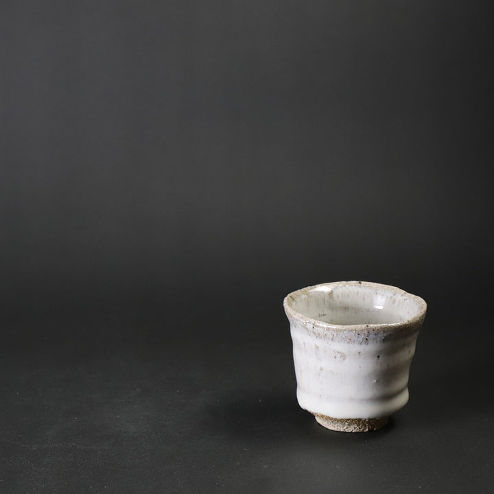 岡本作礼 作 斑唐津ぐい呑（No.21） – ギャラリー一番館オンラインショップ