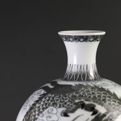 Imaemon Kiln Color Nabeshima Dragon Painting Vase