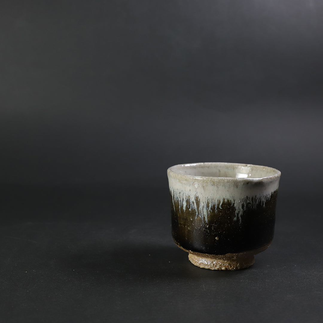 十四代　中里太郎右衛門作　斑唐津　皮鯨　ぐい呑　共箱　略歴付　酒器 十四代中里太郎右衛門 作 朝鮮唐津ぐい呑 No.60 – ギャラリー一