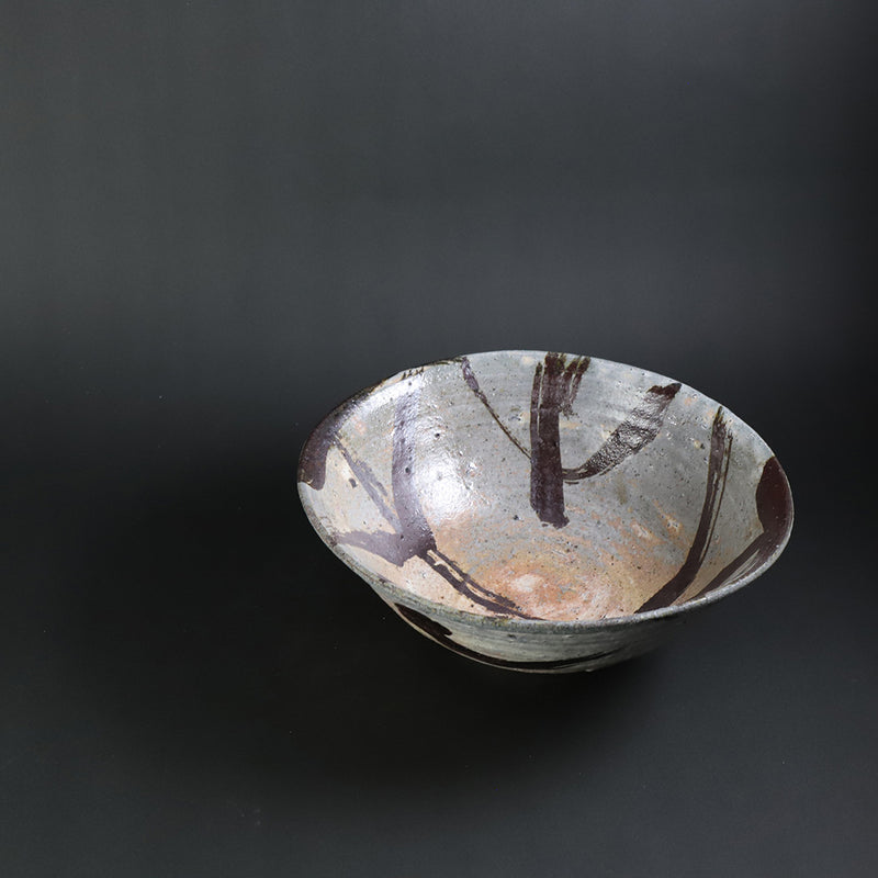 Powder-glazed Karatsu Shoe Bowl by Munehiko Maruta