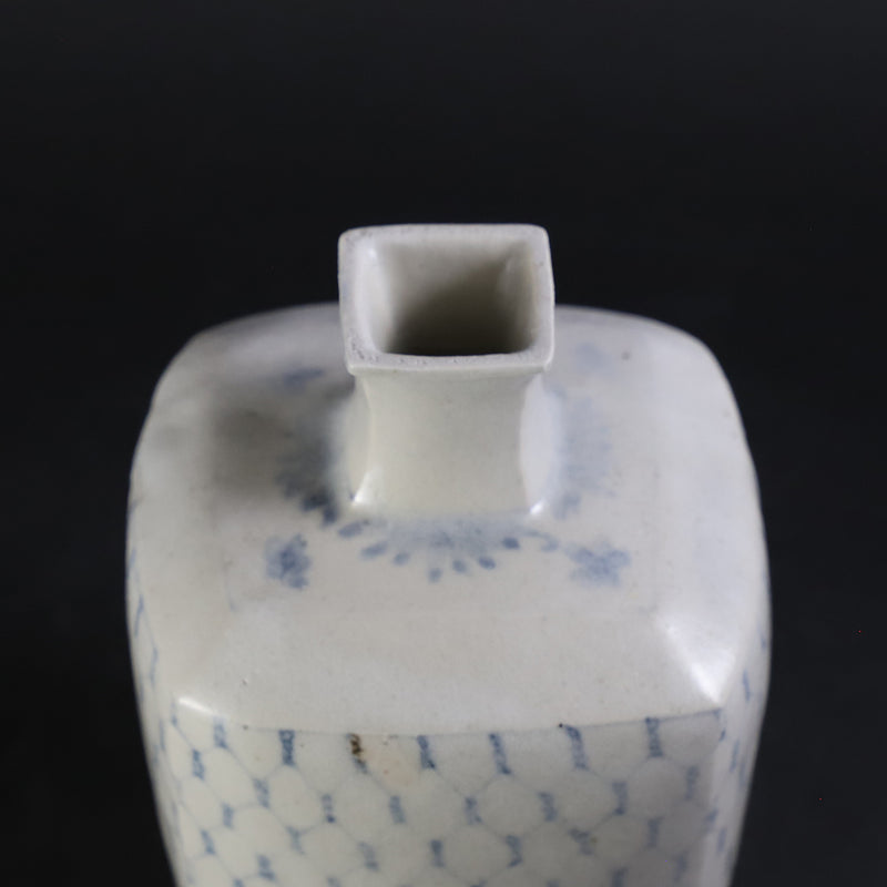 丸田宗一廊　作　染つけ角徳利　No.2