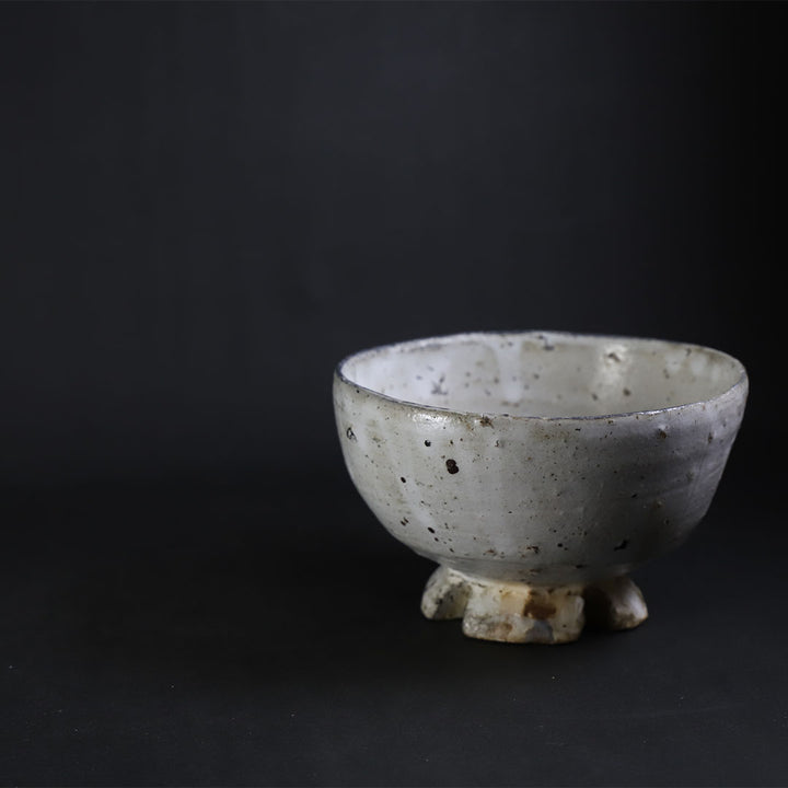 丸田宗彦 作 粉引唐津割高台茶盌 No.7 – ギャラリー一番館オンライン