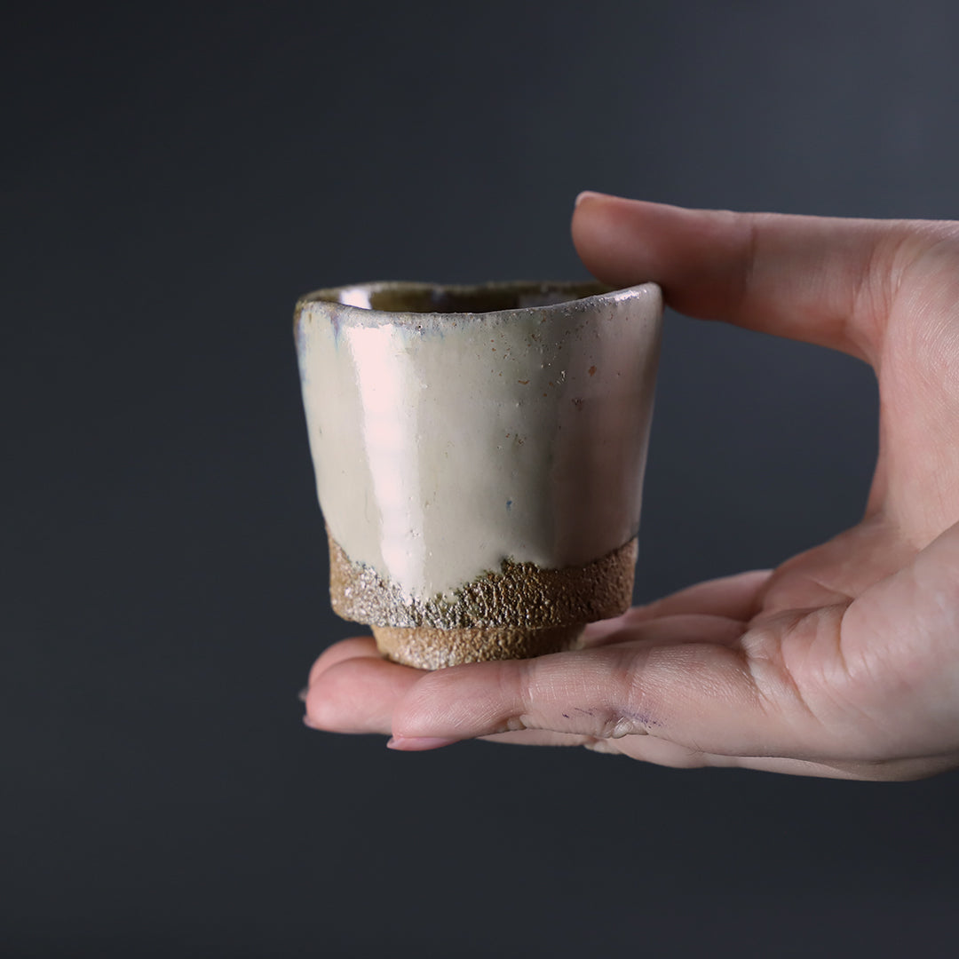 岡本作礼 作 朝鮮唐津掛け分ぐい呑 – ギャラリー一番館