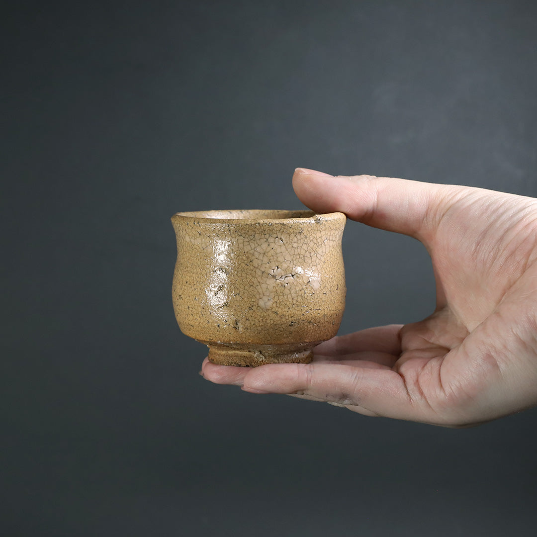 内村慎太郎 黄伊羅保たちぐい呑　？ 内村慎太郎 黄伊羅保たちぐい呑 [ Kiirabo Tachi Guinomi by