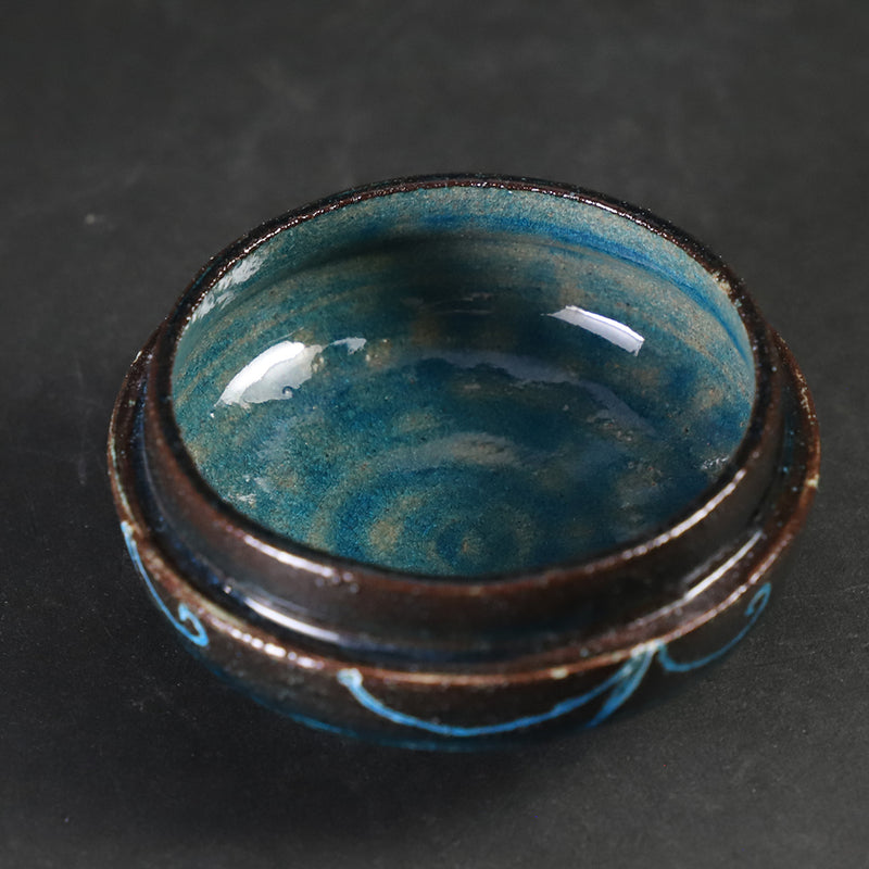 Karatsu Tarouemon Blue Scraped Incense Holder No.11 by the 14th generation Nakazato Tarouemon