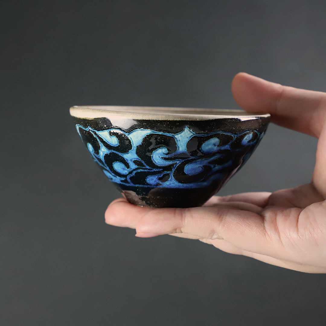 十四代中里太郎右衛門 作 唐津太郎右衛門青掻落し山盃 – ギャラリー一