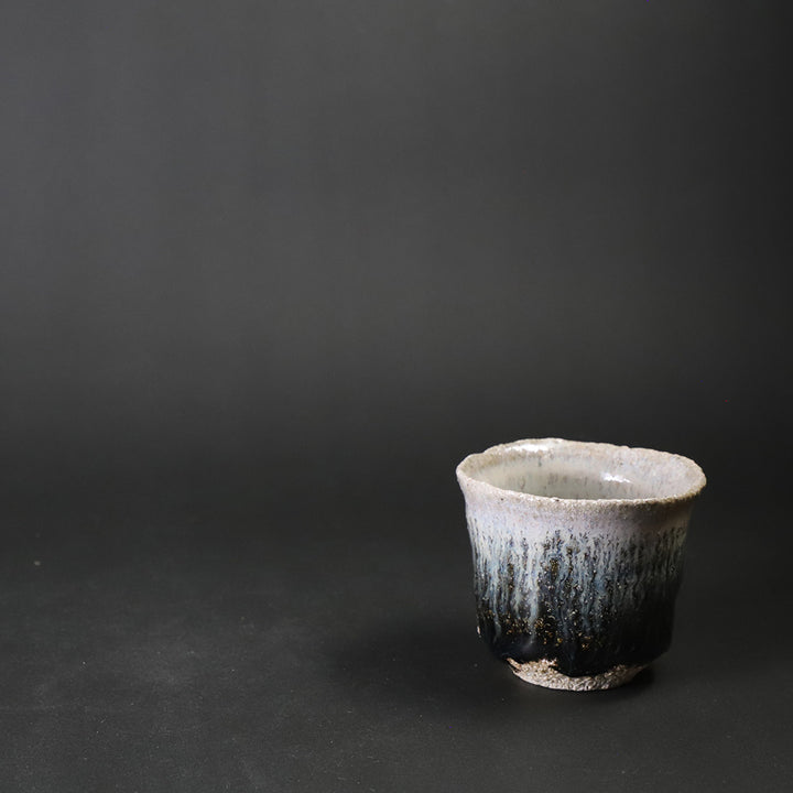 朝鮮唐津　ぐい呑　岡本作礼 岡本作礼 作 朝鮮唐津ぐい呑（No.27） – ギャラリー一番館オンライン
