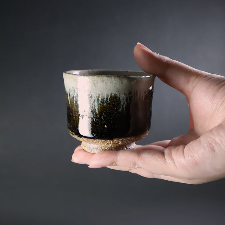 十四代中里太郎右衛門 作 朝鮮唐津ぐい呑 No.60 – ギャラリー一番館