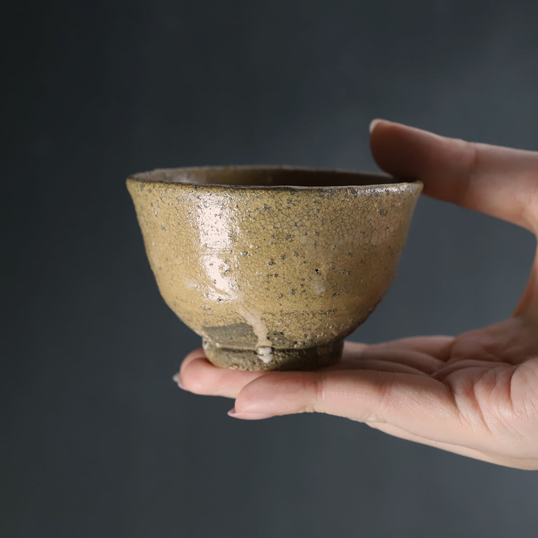 内村慎太郎　奥高麗　ぐい呑 内村慎太郎 作 奥高麗ぐい呑 No.66 – ギャラリー一番館オンラインショップ