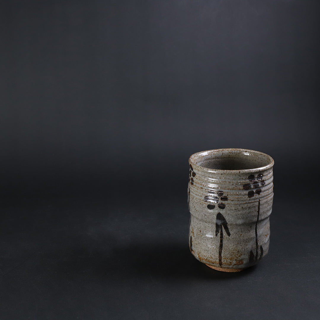 岡本作礼　唐津焼　ぐい呑 IMG_7218_e070db85-014c-4f00-