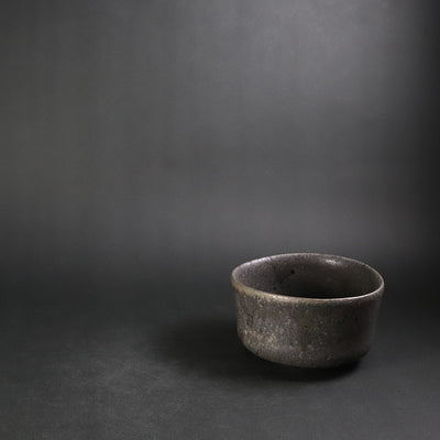 Black Karatsu tea bowl No.17 by Yasumoto Kajiwara
