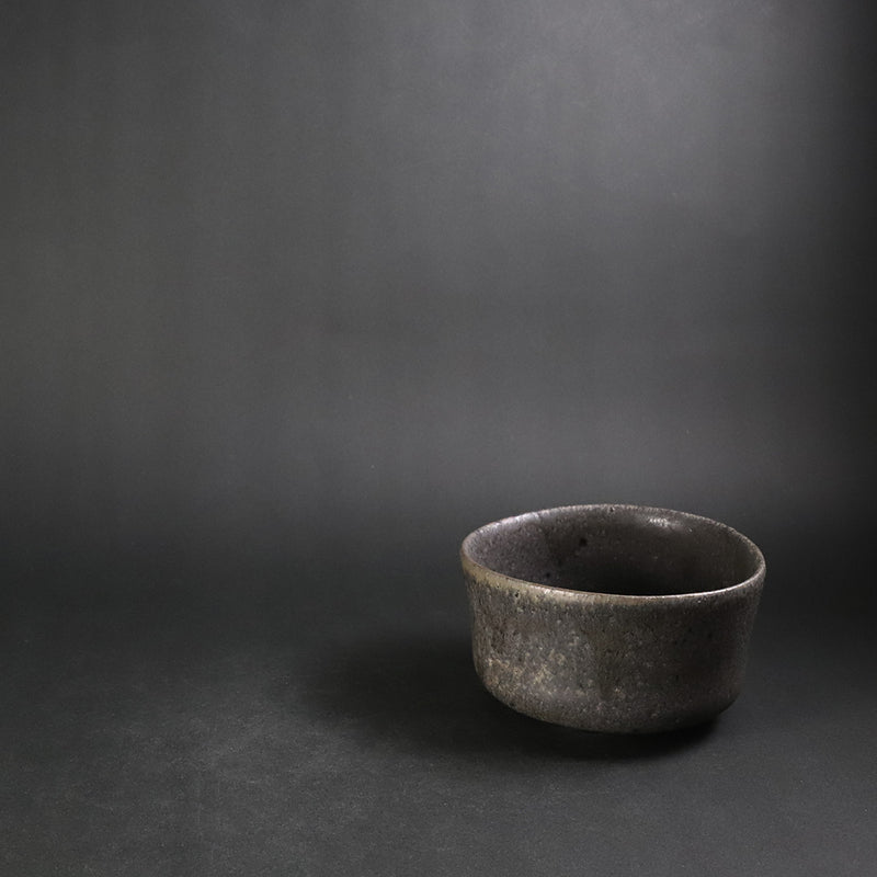 Black Karatsu tea bowl No.17 by Yasumoto Kajiwara