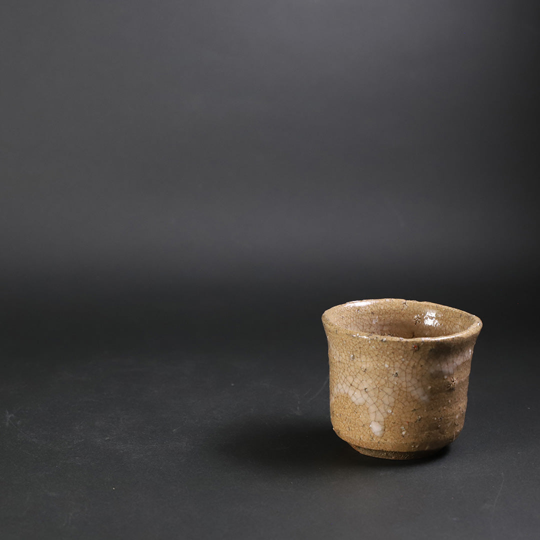 T Y #XG571 陶芸家・内村慎太郎・奥高麗湯呑・湯呑・唐津焼・共箱・ T Y #XG571 陶芸家・内村慎太郎・奥高麗湯呑・湯呑・唐津焼・共箱