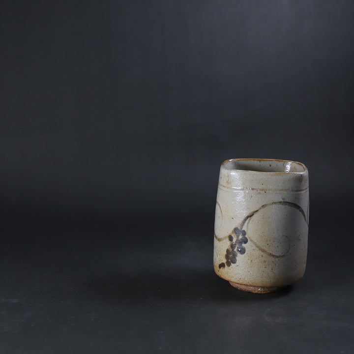 十四代中里太郎右衛門 作 絵唐津湯呑 – ギャラリー一番館オンライン