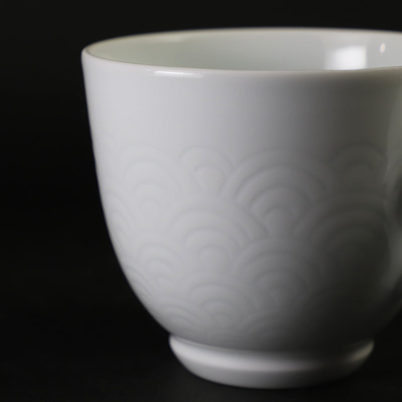 Manji Inoue white porcelain blue sea wave design coffee bowl