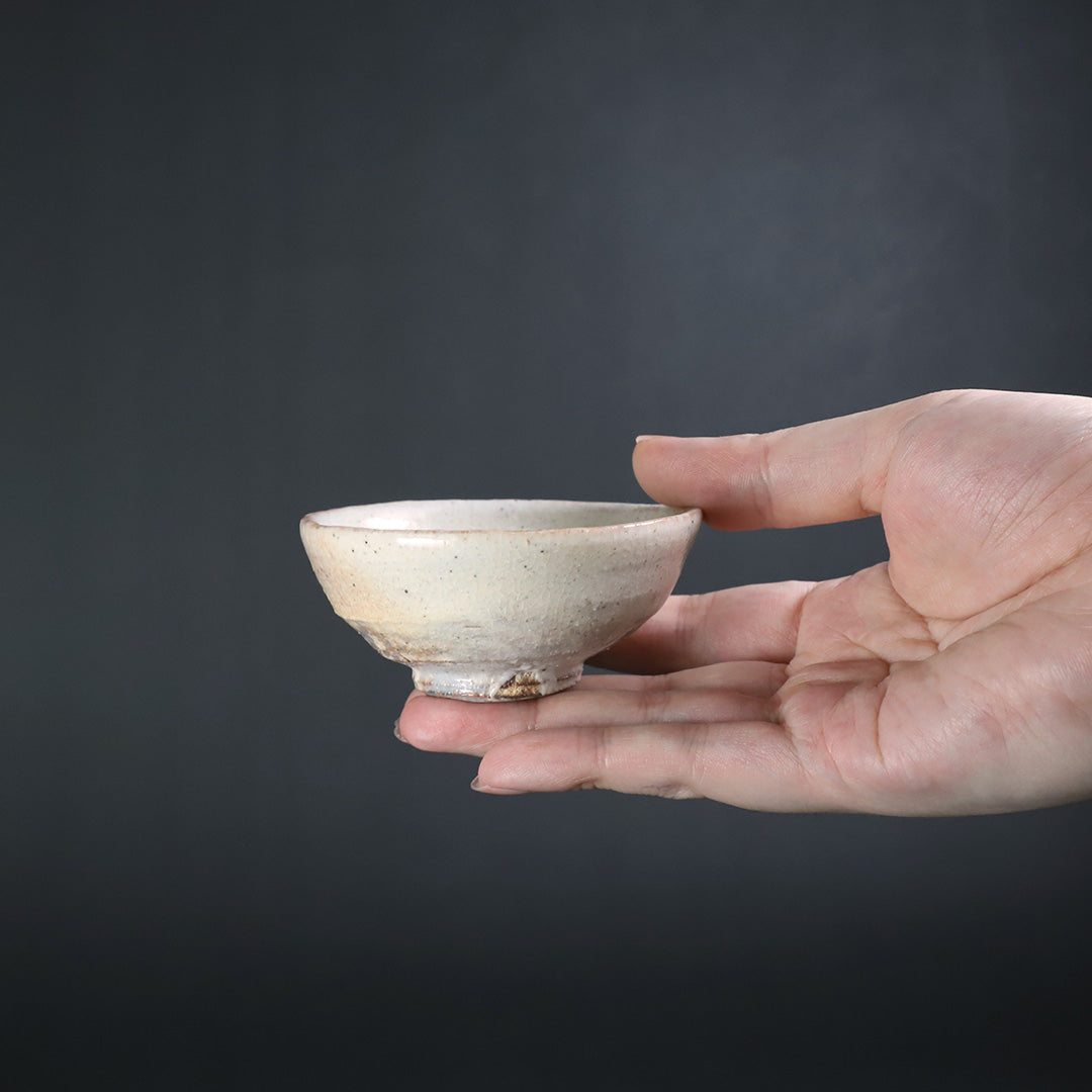 田中孝太 作 粉引盃 – ギャラリー一番館オンラインショップ