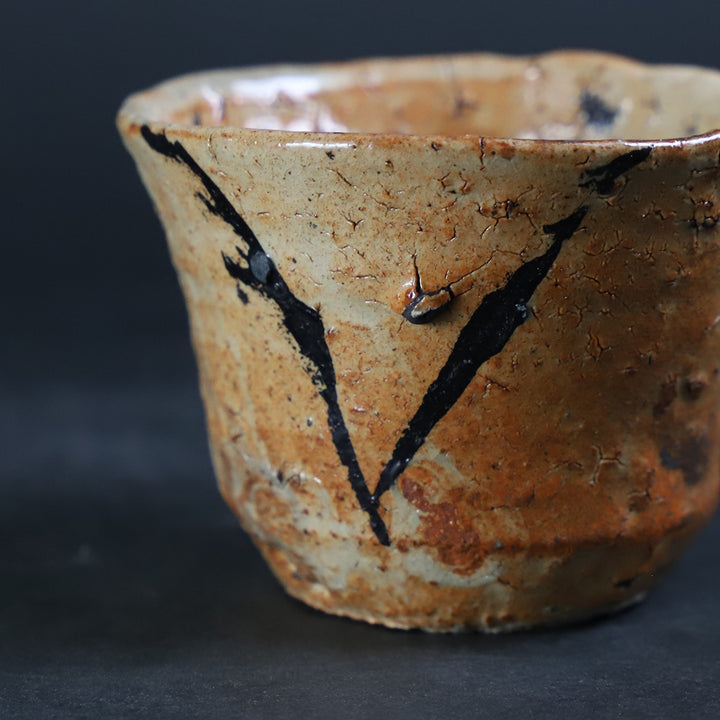 Yu Maruta's Painted Karatsu Sake Cup No.9 – ギャラリー一番館