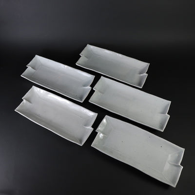 Set of white porcelain rectangular plates by Maruta Souichi Gallery