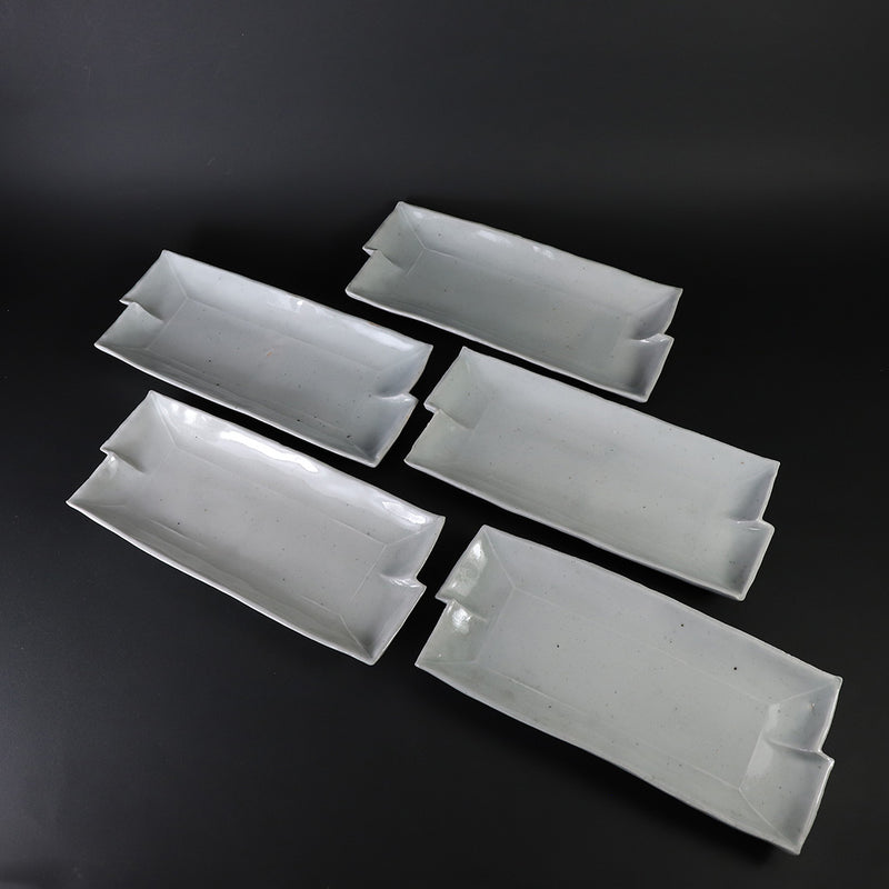 Set of white porcelain rectangular plates by Maruta Souichi Gallery