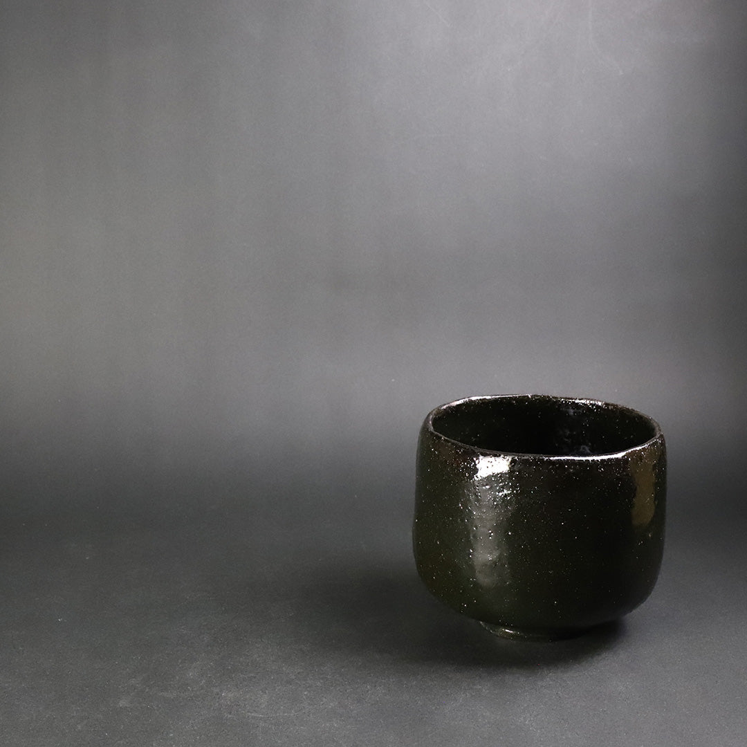 矢野直人 作 黒釉茶碗 No.1 – ギャラリー一番館オンラインショップ