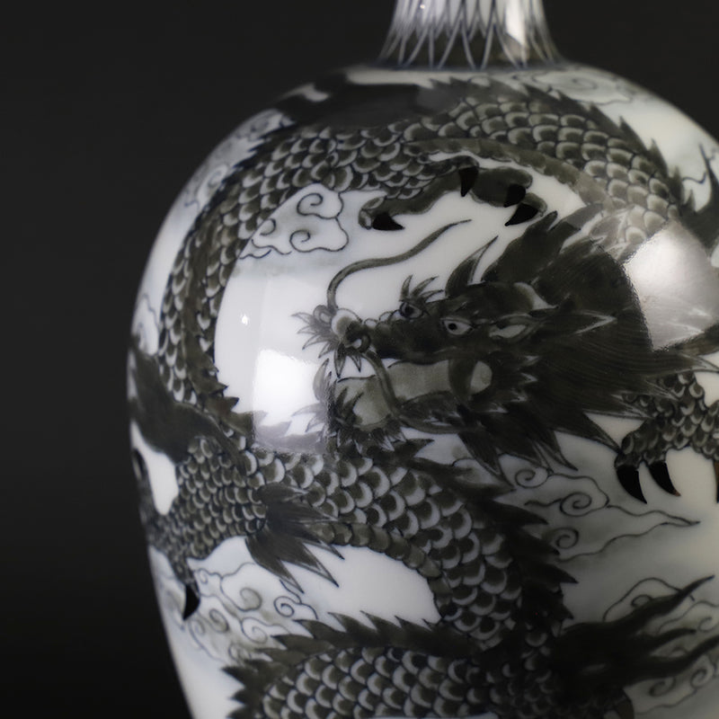 Imaemon Kiln Color Nabeshima Dragon Painting Vase