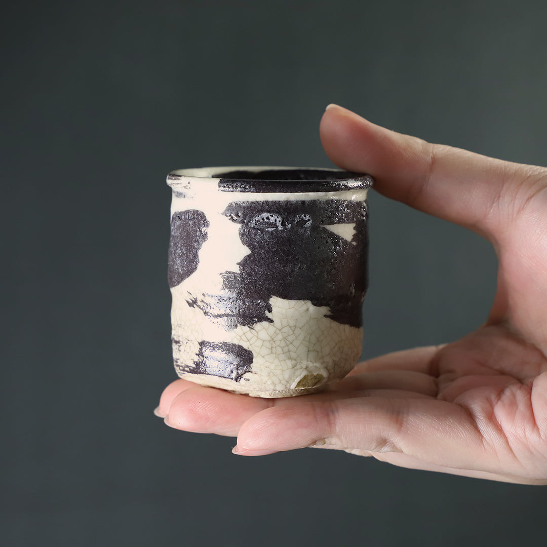 内村慎太郎 作 御所丸黒刷毛たちぐい呑 No.18 – ギャラリー一番館