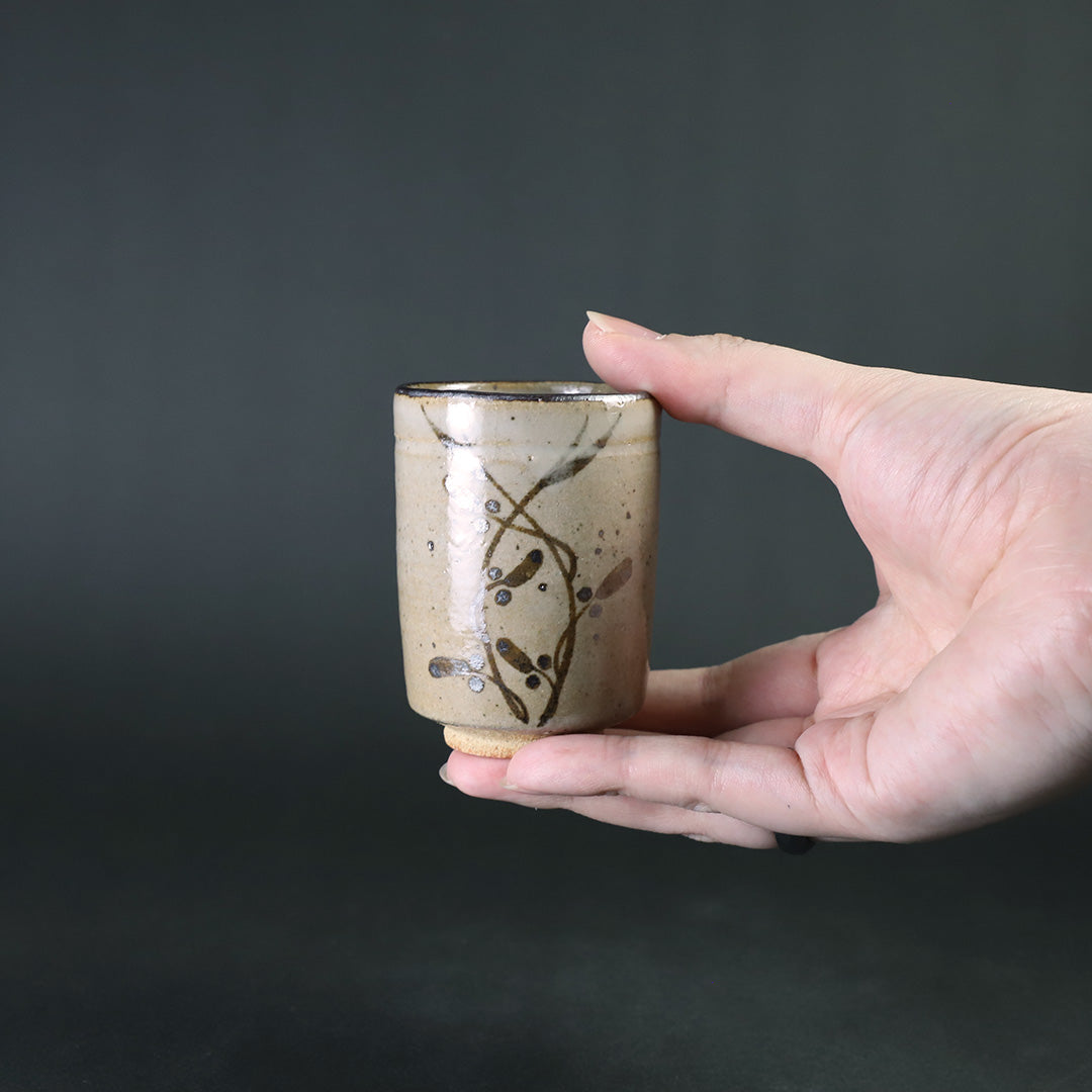 中里太郎右衛門窯 絵唐津ぐい呑 – ギャラリー一番館オンラインショップ