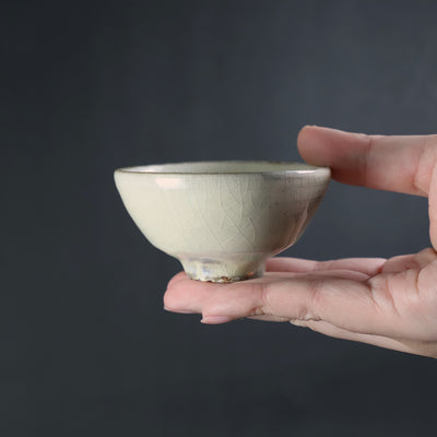 中里太亀　作　粉引ぐい呑