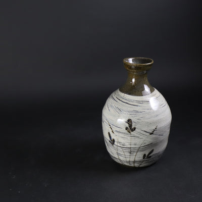 Shuichi Okamoto's Painted Karatsu Brushed Grass Pattern Tokkuri No.3