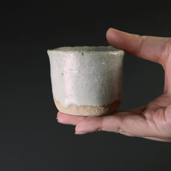 丸田宗彦　斑唐津　彫ぐい呑 絵唐津片口ぐい呑（丸田宗彦） Karatsu Sake Carafe Cup（Maruta