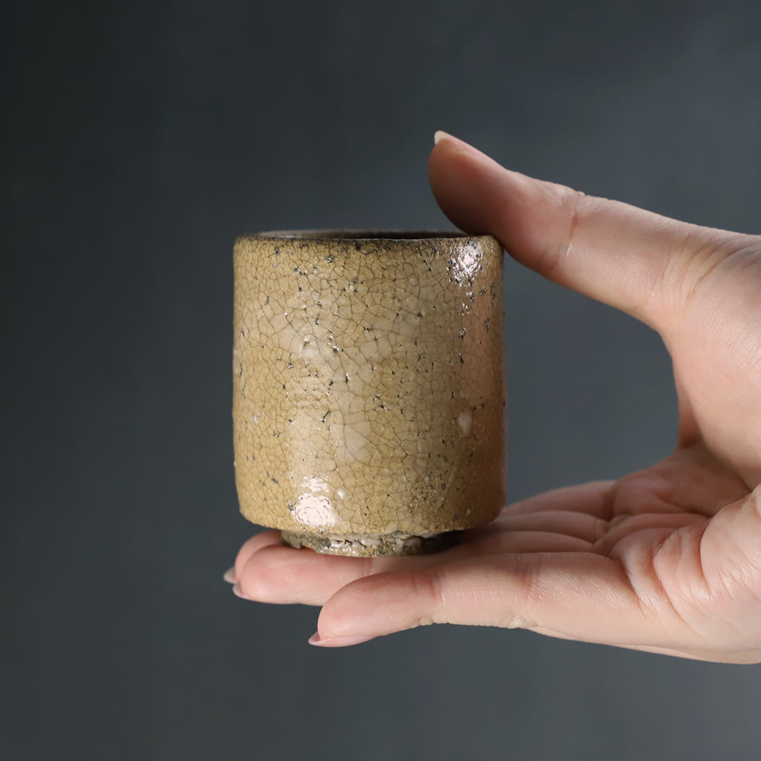 内村慎太郎 作 奥高麗筒ぐい呑 No.68 – ギャラリー一番館オンライン