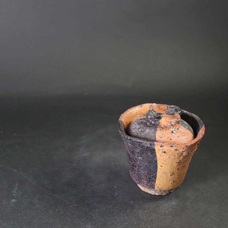 丸田雄　作　唐津赤黒花紋蓋向付　No.4