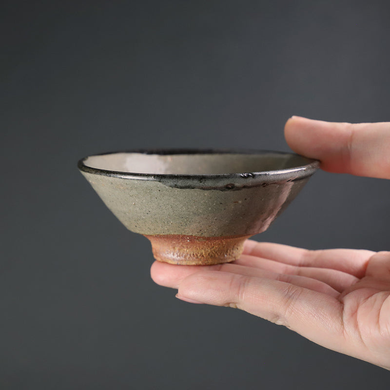 中里太亀　作　皮鯨ぐい呑
