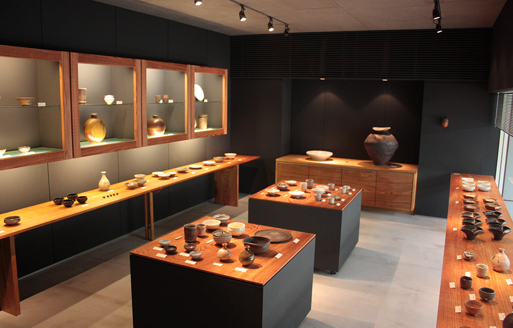 唐津焼・有田焼の専門店　GALLERY一番館　2Fギャラリー会場